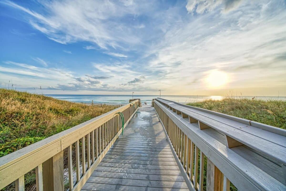 Brightly Furnished Beachfront By Brightwild Holiday home
